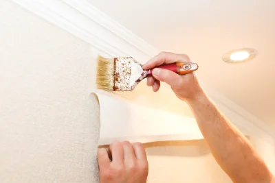 Pose de papier peint à Castiglione — revêtements muraux et toiles de verre